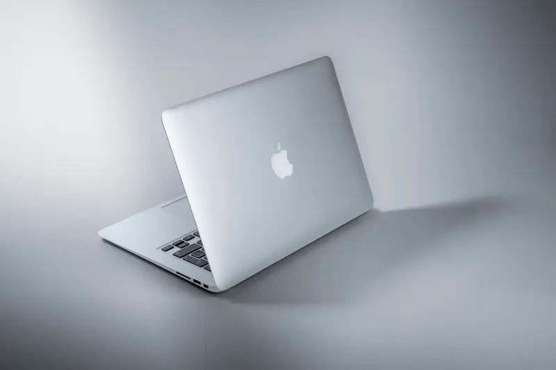MacBook Air M2 13" · Grade B