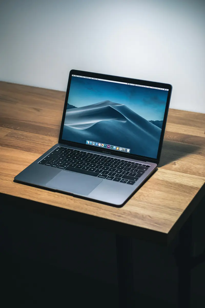MacBook Pro M4 14" · Grade A